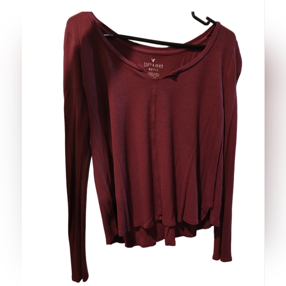 maroon American Eagle waffle knit long sleeve